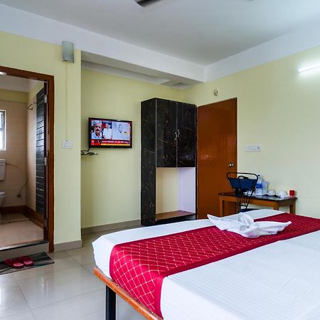 Hotel Niladrii Galaxy Сіліґурі Екстер'єр фото