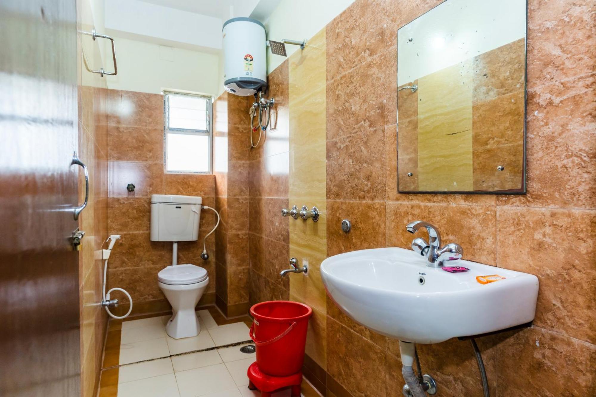 Hotel Niladrii Galaxy Сіліґурі Екстер'єр фото